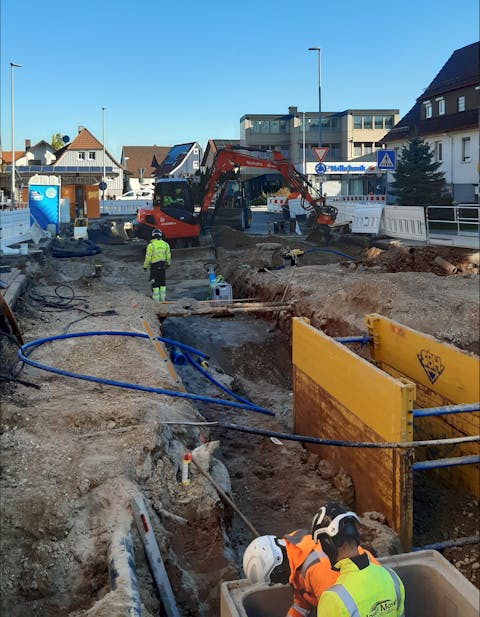 In der Hauptstraße in Schwann läuft der Ausbau nach Plan.