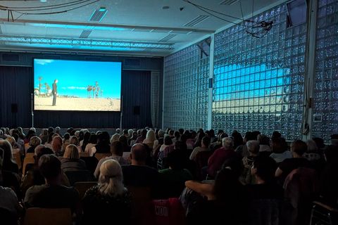 Ungewöhnliche Freundschaft: Der tragikomische Film „Der Pinguin meines Lebens“ flimmerte über die Leinwand und berührte das Publikum.