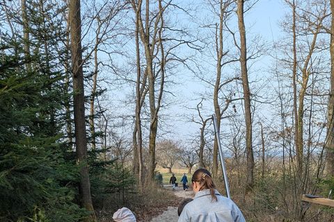 Müllsammelaktion zum Auftakt: Die Klasse 1b der Naturparkschule Schwann nahm als erste Schulklasse an den geplanten Schülerprojekten von Gemeinde und Pfadfindern teil.