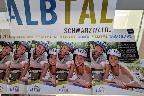 Ds neue Albtal Magazin ist ab sofort in allen Rathäusern erhältlich.