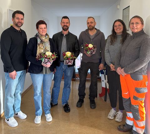 Stellvertretend für Bürgermeister Helge Viehweg hießen Benedikt Lorsch (Fachbereichsleitung Zentrale Dienste und Bürgerservice), Nadja Krich (Abteilungsleitung Personal) und Barbara Rabold (Gruppenleitung Techn. Dienste) alle herzlich willkommen.