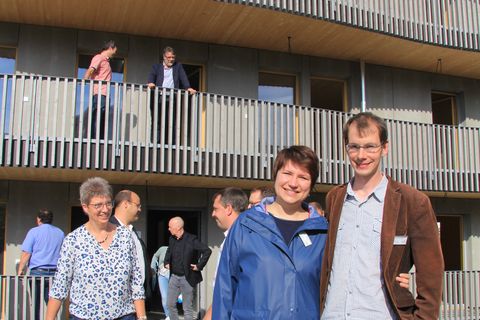 Die Standortleiter Katharina und Cjristoph Flassak (vorne) gaben dem Gemeinderat Einblicke in die neuen Hoffnungshäuser. Fotos: Gemeinde Straubenhardt