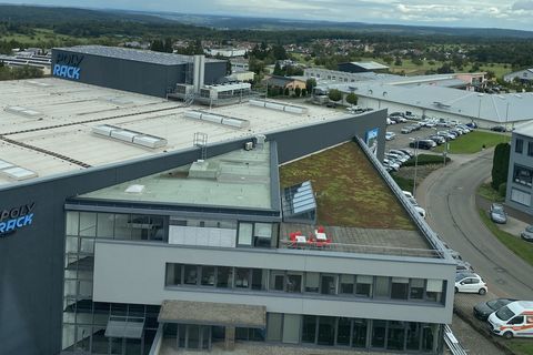 Der Besuch bei Polyrack endete mit einem beeindruckenden Ausblick vom obersten Stockwerk des neuen Polyrack-Towers. 