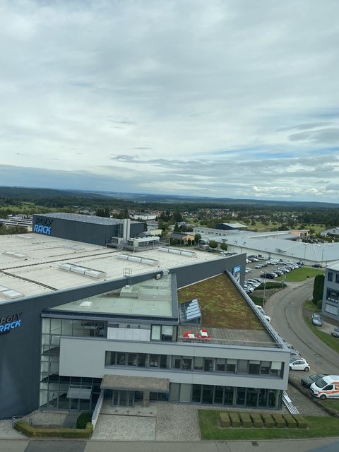 Der Besuch bei Polyrack endete mit einem beeindruckenden Ausblick vom obersten Stockwerk des neuen Polyrack-Towers. 