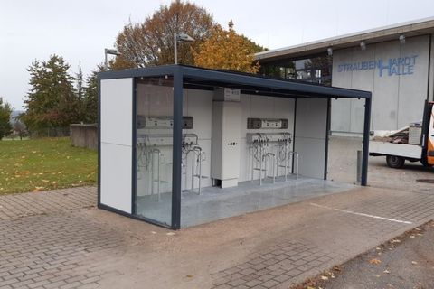 Der sogenannte „Charger Cube“ am Pflugweg bei der Straubenhardthalle, Conweiler.  