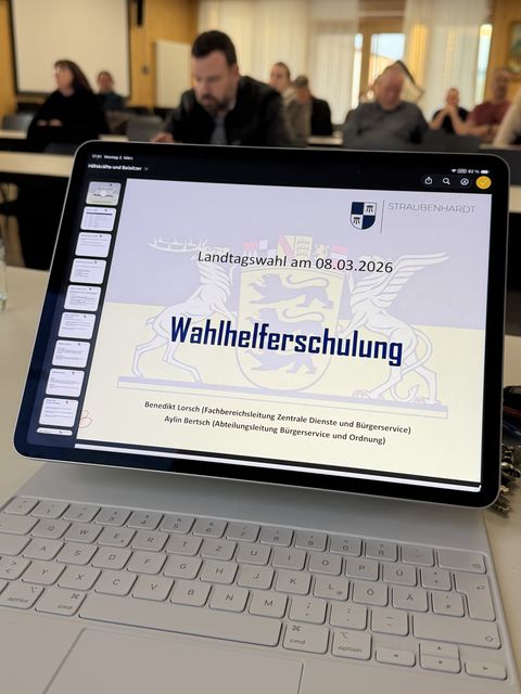 Rund 100 Wahlhelfende haben in dieser Woche an Schulungen für die Urnen- und Briefwahlbezirke teilgenommen.
