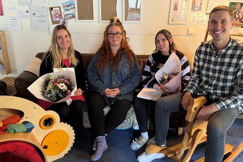 In der Kinderkrippe Wunderwald bereichern zwei Neue das Team. (v. l.) Sabrina Kaizik, Eva Weber (Einrichtungsleiterin), Laura Jung, Rouven Rudisile (Abteilungsleiter Bildung, Familie und Kultur).