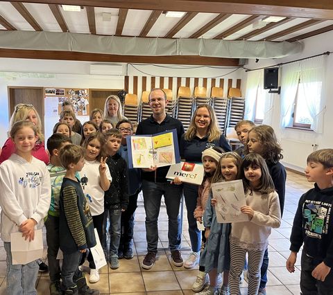 Die Kinder beim musikalischen Workshop vom Förderverein des Musikvereins Feldrennach.