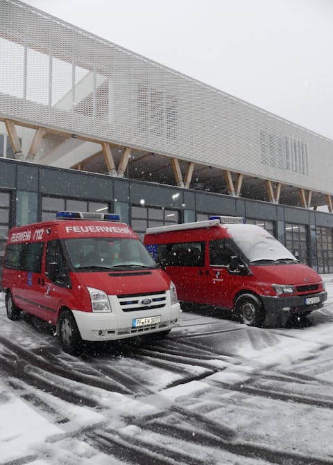 Bei Schnee und Kälte eingezogen ist die Feuerwehr am vergangenen Wochenende. Fotos: Gemeinde