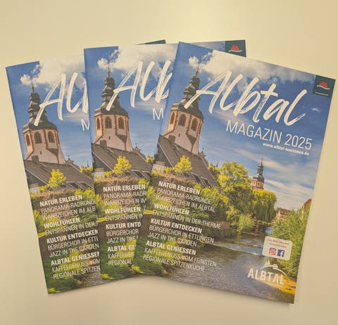 Das neue Albtal Magazin liegt in den Rathäusern aus und ist auch digital zu finden.