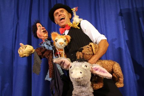 „Die Bremer Stadtmusikanten“ ein Mutmach-Theater in der Bücherei Schwann.