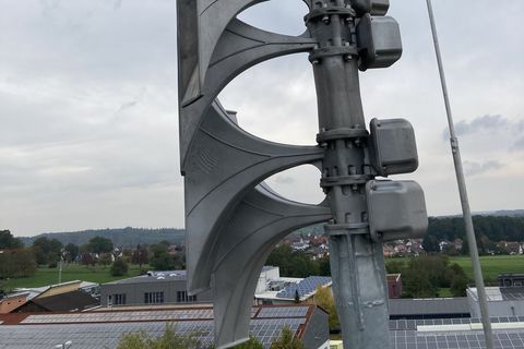 Sirenen in auf dem Feuerwehrhaus in Straubenhardt