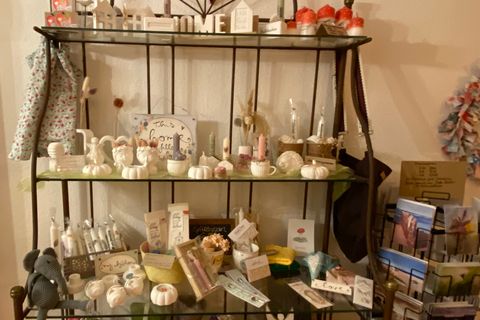 Schöne Geschenkideen finden Sie im alten Pfarrhaus in Ottenhausen