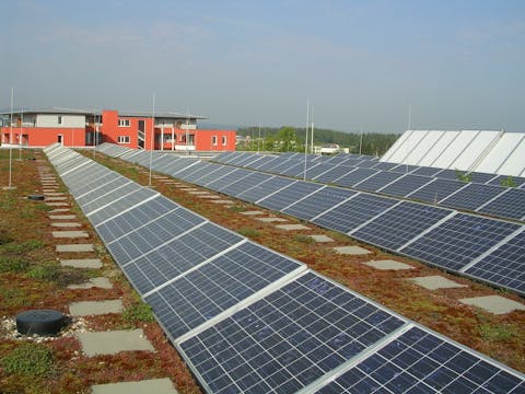 Solaranlage auf dem Gebäudedach