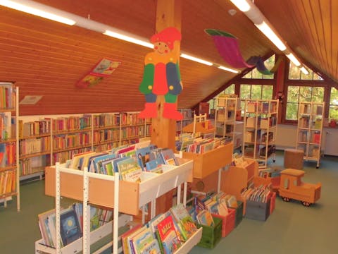 Kinderbereich der Gemeindebücherei Schwann